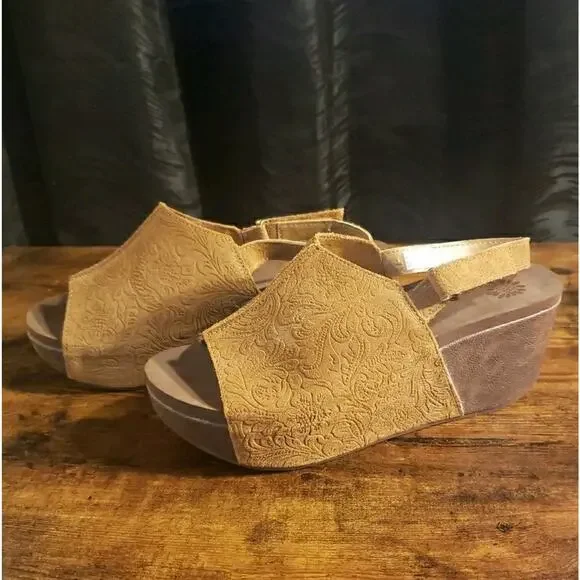 Yellow Box Women's Size 7 Redding Wedge Sandals Platform Heels Leather Suede Tan - Picture 2 of 8